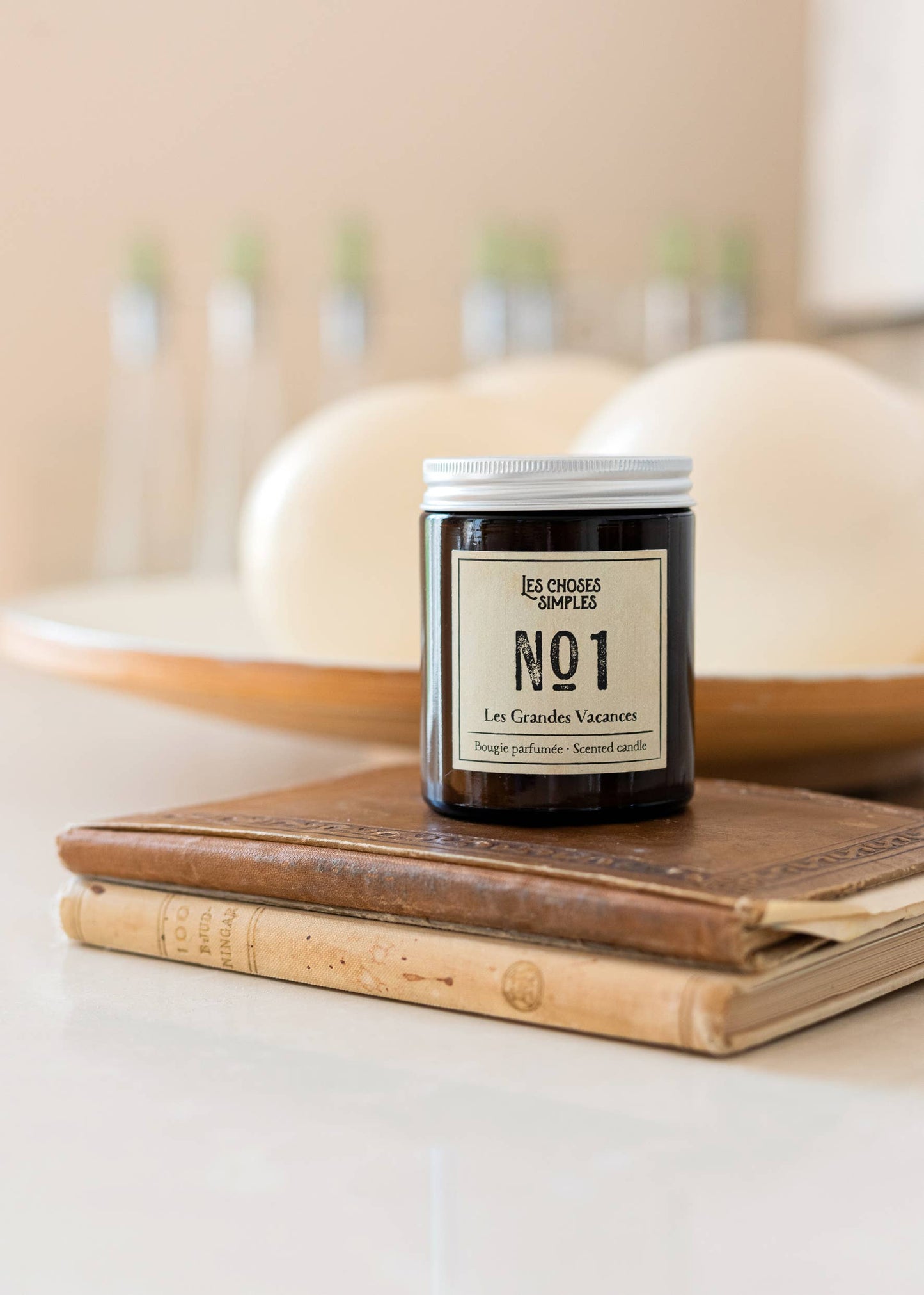 Medium Scented Soy-Wax Candle -Nr1 (Amber): Only the candle