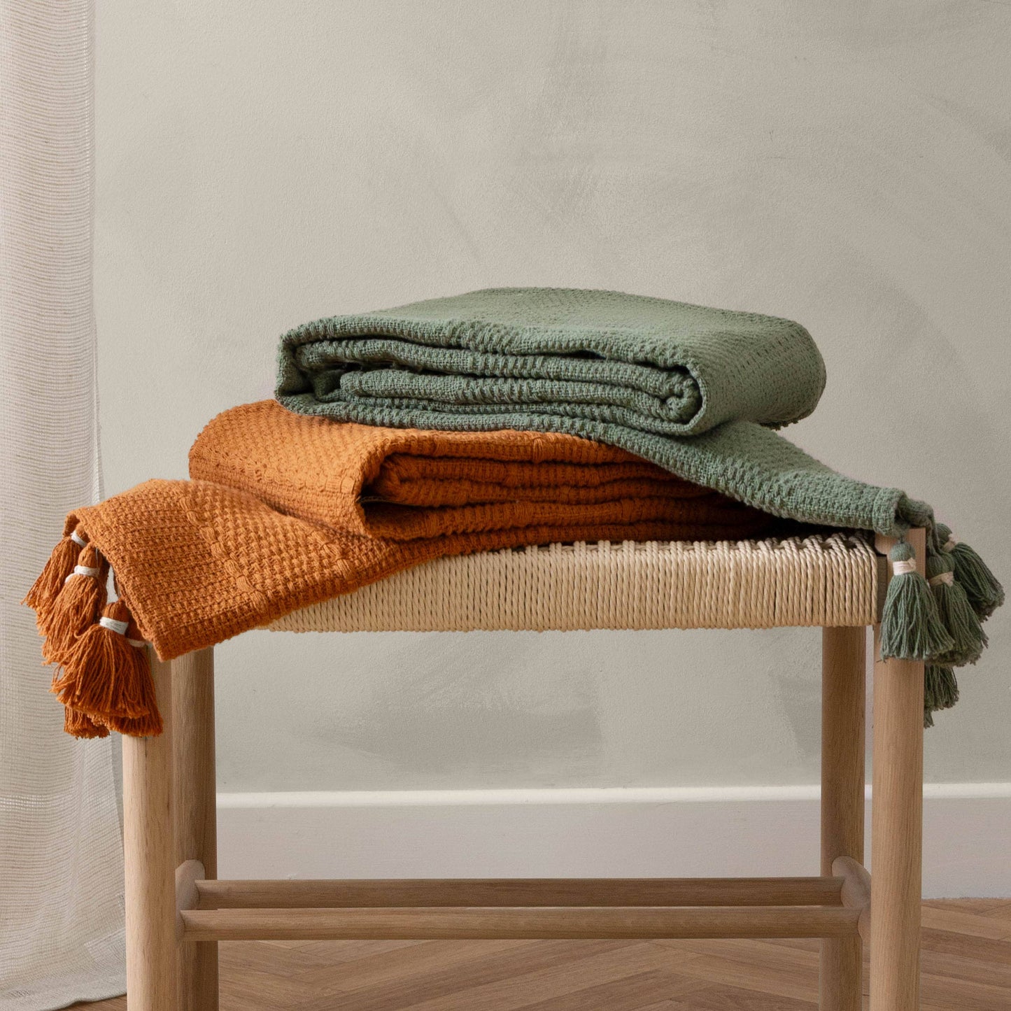 Caliche Woven Tasselled Throw Khaki: Khaki / 130 x 180cm